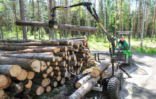 Hydraulická ruka môže byť vybavená diaľkovo ovládaným navijakom.. Týmto spôsobom sa dajú vzdialenejšie kmene stromov pritiahnuť k stroju aj z miest kde je pre nakladač ťažký prístup.