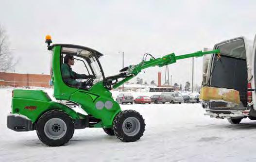 Lyžice, manipulácia a preprava materiálu Teleskopické žeriavové rameno Hydraulicky vysúvané, teleskopické žeriavové rameno je veľmi efektívne a všestranné