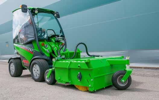 Vyprázdňovanie zberného boxu sa vykonáva hydraulicky ovládanie pomocou prídavnej hydrauliky základného stroja.