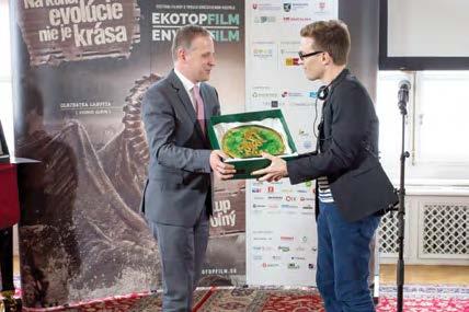 EDITORIÁL/ENVIROSLOVENSKO Milí čitatelia, v bežnom živote si často neuvedomujeme, aký význam majú pre oblasť ochrany a tvorby životného prostredia prognózy a analýzy.