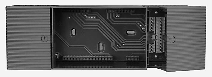 281 x 94 x 93 mm Odporúčanie: Ako rozšírenie k riadiacemu panelu kotla. Pripojenie max. 8 kabelov. Použiť vodiace kanály.