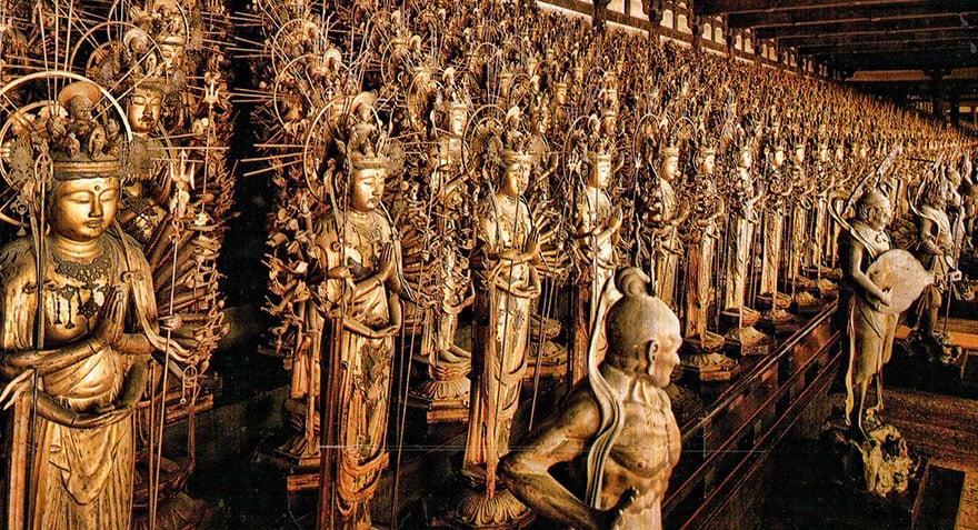 9η ΗΜΕΡΑ: ΚΙΟΤΟ (ΞΕΝΑΓΗΣΗ) ΚΟΚΚΙΝΑ ΔΕΝΤΡΑ Η περιήγησή μας στο ανεπανάληπτο Κιότο θα ξεκινήσει από τον ναό Κιγιομίτζου.