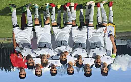 ΕΘΝΙΚΗ ΠΑΙΔΩΝ u17 Έξι φιλικά πριν τη φάση των ομίλων Η Εθνική μας θα αντιμετωπίσει εκτός έδρας τη Ρουμανία, την Αυστρία και την Ελλάδα Η Ολλανδία κατέκτησε το τρόπαιο στην τελική φάση του Ευρωπαϊκού