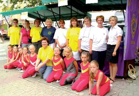 mogla odmah pregledati pristigle darovane igraëke, pa se s njima i radosno poigrati. TreÊu godinu zaredom LC Virovitica organizirao je humanitarni maskenbal.