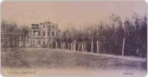 deasupra intrării, Vila Mantu şi Gorovei (parter şi mansardă) de asemenea pe colţ, cu donjon deasupra intrării, Restaurantul Untaru, birtul Vasilescu,Vila Cpt.