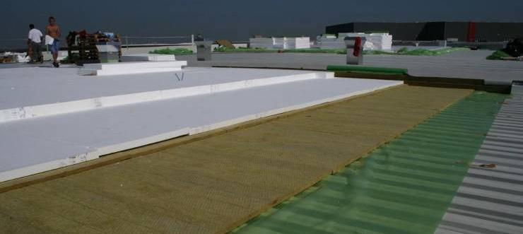 3. ISOVER pre ploché strechy a terasy SG COMBIROOF - EPS + MW Hlavné výhody striech SG COMBI ROOF: Požiarna odolnosť REI 15 a REI 30 D3