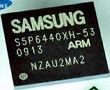 DMC- GF1 on samamoodi suuremat sorti kompaktkaamerat meenutav pseudopeegelkaamera, millel sees sama 4/3 formaadis sensor kui G1/GH1 ja EP-1-l.
