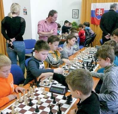 Zvýšená dotácia hodín anglického jazyka sa prejavila aj výbornými výsledkami v externej časti maturitnej skúšky. Druhým cudzím jazykom, ktorý vyučujeme, je nemecký jazyk.