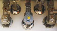 Pred demontážou ochranného krytu treba vypnúť hlavný vypínač. svorkovnica Pozor, elektrické napätie.