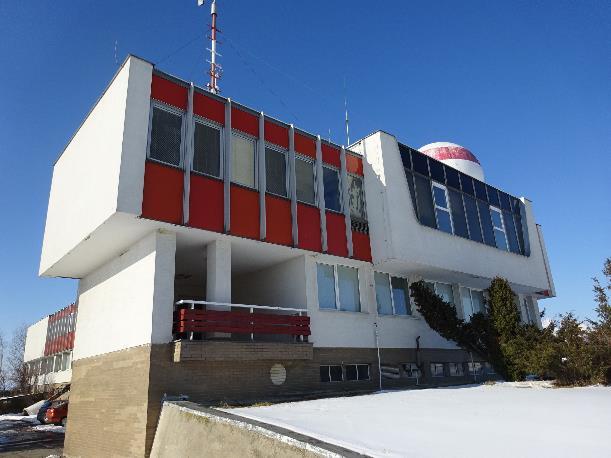 1 Identifikácia predmetu energetického auditu Predmetom energetického auditu je budova vo vlastníctve Slovenského hydrometeorologického ústavu (SHMÚ) lokalizovaná na príjazdovej ceste smerom od