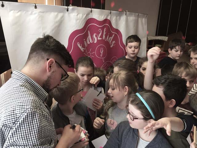 7 pripomienok k datovania pre krátke chlapci