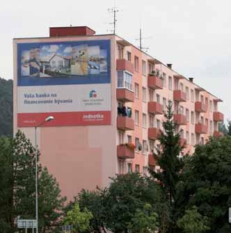S PRVOU STAVEBNOU SPORITEĽŇOU BÝVAJTE LACNEJŠIE, KRAJŠIE, BEZPEČNEJŠIE AJ ZDRAVŠIE Kto počas roka zainvestujete do obnovy bytového domu, ten v zime ušetrí na kúrení.