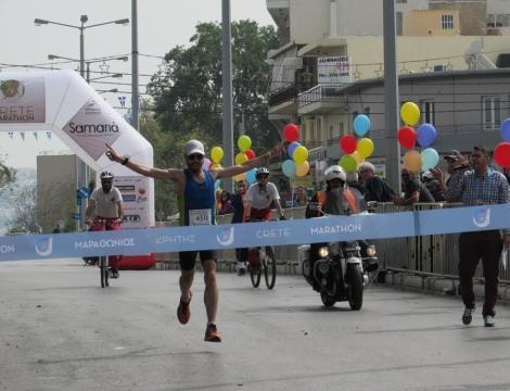 2 Ειδικές Βραβεύσεις Με απόφαση της Οργανωτικής Επιτροπής θα απονεμηθούν ειδικές βραβεύσεις στις παρακάτω διακρίσεις: Ειδική βράβευση με Κύπελλο γίνεται στον πρώτο αθλητή και την πρώτη αθλήτρια στον