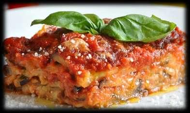 Parmigiana di melanzane Πρόκειται για ένα ιδιαίτερα αγαπητό πιάτο στην Ιταλία, το οποίο φτιάχνεται στον φούρνο και περιλαμβάνει πολύ λίγα υλικά, όπως