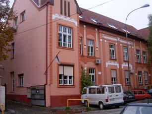 na udaljenosti većoj od 3 m od objekta. 9.
