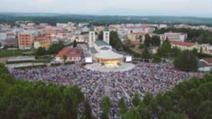 I već sad, dječice, radite na sebi u ovom milosnom vremenu u kojemu vam Bog daje milost da u odricanju i pozivu na obraćenje budete ljudi jasne i ustrajne vjere i nade.