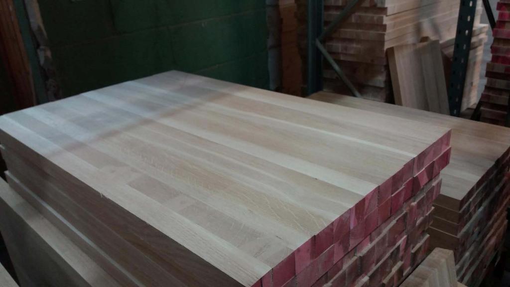 Α ποιότητας ξύλινα στοιχεία σκάλας, από λευκή ξυλεία δρυός