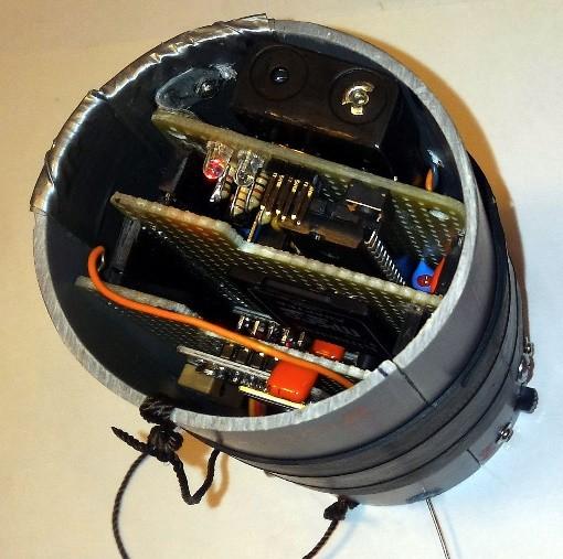 Πρώτα χρησιμοποιήσαμε ένα Arduino mini αλλά είδαμε πως δεν επαρκούσε ούτε η μνήμη RAM αλλά ούτε η μνήμη Flash ROM.