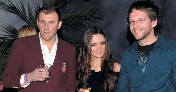 Olialia Party vakarėlį eilė.