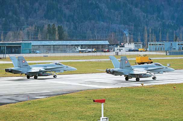Πέραν των προσαπογειώσεων των Hornet για CAP, δύο επιπλέον αεροπλάνα διατηρούνταν σε 24ωρη επιφυλακή καθ όλη τη διάρκεια της διοργάνωσης, αλλά αυτή η QRA ήταν λιγότερο ορατή στους spotters, που