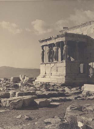 Ἐπιχρωματισμένες μέ τό χέρι. (3) 300-400 374 NELLY S. Athènes Les Cariatides. [π. 1929].