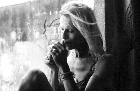 ID # 243 Thessaloniki IFF-2015 / Currents Where There Is Shade [Όπου υπάρχει σκιά / De l ombre il y a] 117 Σκηνοθεσία/Direction: Nathan Nicholovitch Σενάριο/Screenplay: Nathan Nicholovitch, David D