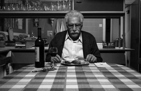 Διεθνής συμπαραγωγή / International Co-production Thessaloniki IFF-2015 / Greek Films ID # 179 Μέλος οικογένειας [Family Μember] 127 Σκηνοθεσία-Σενάριο/Direction-Screenplay: Μαρίνος Καρτίκκης/Marinos