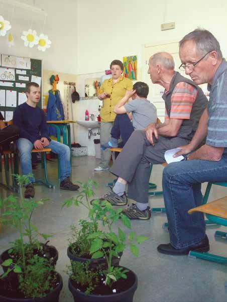 čun, pa sta spet prijetno presenetila in dejala, da je to njuno darilo otrokom.