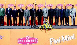 U izgradnji tvornice sudjelovali su: Tehnika d.d. Zagreb; Siemens AG Hrvatska; Guerin Systems, Le May, Francuska; Nor-Reg Engineering, NjemaËka; Krones AG NjemaËka; Oprema d.o.o. Ludbreg; Podravka Inæenjering d.