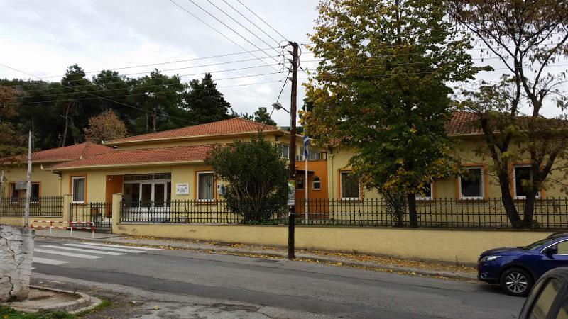 ΑΝΑΛΥΤΙΚΗ ΠΕΡΙΓΡΑΦΗ ΕΛΑΧΙΣΤΩΝ ΠΡΟΤΕΙΝΟΜΕΝΩΝ ΕΠΕΜΒΑΣΕΩΝ ΓΙΑ ΚΑΘΕ ΚΤΙΡΙΟ ΧΩΡΙΣΤΑ (σύμφωνα με την ενεργειακές επιθεωρήσεις για την έκδοση των Πιστοποιητικών Ενεργειακής Απόδοσης) A ΔΗΜΟΤΙΚΟΣ ΠΑΙΔΙΚΟΣ