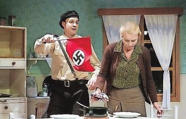 spremljali dramo Ingmarja Villqista Helverjeva noč v režiji Alena Jelena.