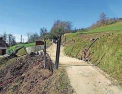 Foto: Gorazd Kavčič Ana Ribnikar, Kranj:»Razprodaje in popusti, čeprav večinoma pretirano oglaševani, so pozitivni, saj na ta način marsikdo v teh ekonomsko težkih časih lahko prihrani precej denarja.