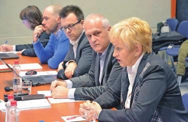 Gorenjski glas info@g-glas.si 9 S stališči seznanili ministrico Na seji predsedstva Skupnosti občin Slovenije je bila med osrednjimi temami nova prostorska in gradbena zakonodaja.