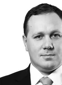Robert Fico, vtedy tiež premiér, mal veľký deň. Podarilo sa mu rozbiť opozíciu a dosiahol, že strana Bélu Bugára zvyšok opozície zradila. náš finančný príspevok krajinám postihnutým krízou.