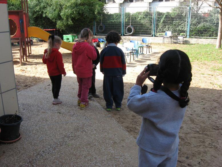 נוספת עבודה" "פינת בבחינת חופשית בפעילות כרצונו מצלמה זה מסייעים וכן בחצר בפעילות או בקוביות בבובות, רופא/ה, בפינת משחקים זה את זה שלי(.
