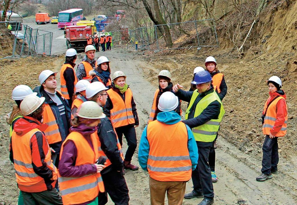 ENVIROTÉMA Tréningový kurz pre vysokoškolských pedagógov a doktorandov v Modre Envirovzdelávanie dospelých reaguje aj na zmeny životného prostredia Vzdelávanie sa musí radikálne zmeniť, aby reagovalo