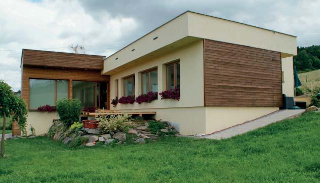 1/2014 EKOLOGICKÉ STAVBY dreva do drevostavieb. Je vizuálne čistá, použité sú len prírodné materiály, bez potenciálneho formaldehydu. Je maximálne difúzne otvorená smerom von.