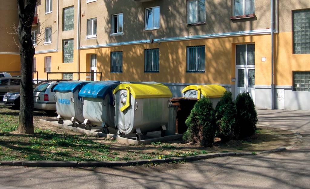 1/2014 RECYKLAČNÝ PRIEMYSEL Vďaka podpore Recyklačného fondu majú dostatočnú sieť kontajnerov a dobre vybavený zberný dvor Príkladom sú
