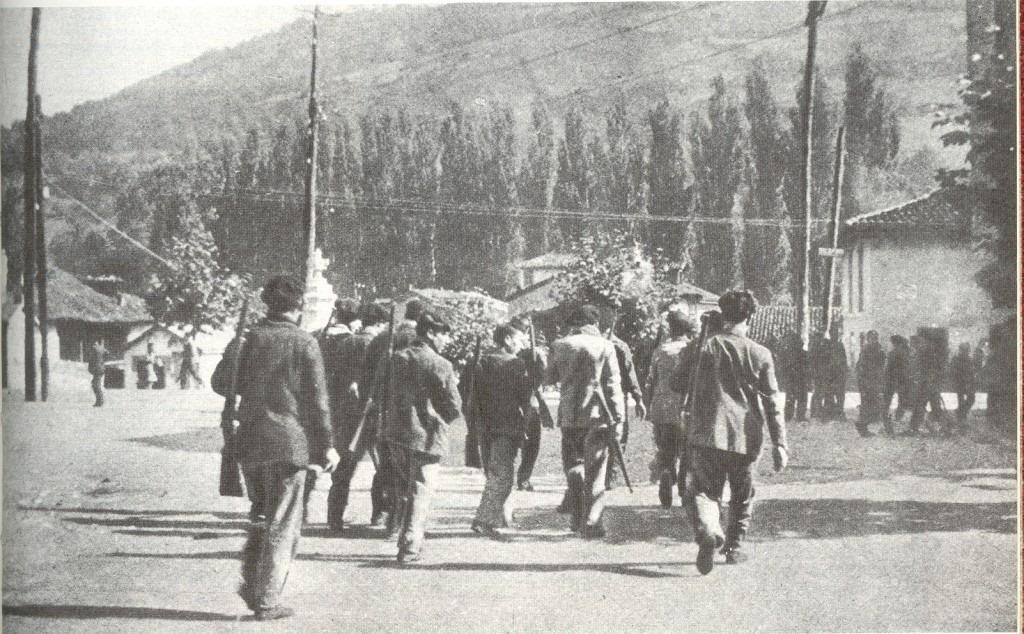 Στις περιοχές που ελέγχει η CNT, σχηματίζονται λαϊκές συνελεύσεις εργατών/ριών (ή αγροτών/ισσών στην ύπαιθρο), οι οποίες οργανώνουν διάφορες διαδικασίες όπως η διανομή των τροφίμων.