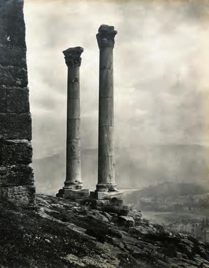 362 365 ἔντυπες λεζάντες στά γαλλικά σέ ἐπικολλημένες ταινίες χαρτιοῦ.