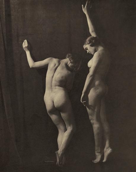 375 374 375 NELLY S. Ἡ Nikolska στόν Παρθενώνα. [1929].
