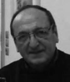 Στρώσε να φάει ρίξε να πιει.. τραγούδα να γλεντήσει.. αγαπημένα πρόσωπα φέρτου να συναντήσει Εμείς θα συνεχίσουμε πήραμε την ευχή του.