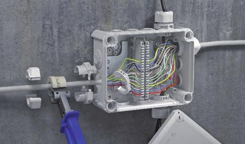 Rovnako ju nemožno v prípade poškodenia vymeniť pri opravách už prevádzkovaných elektrických systémov bez odpojenia kábla. Obr.
