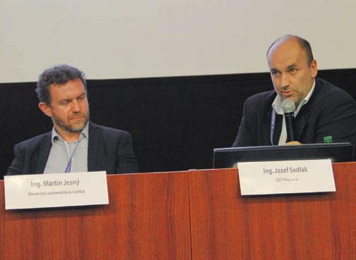 Ing. Martin Jesný (vľavo) a Ing. Jozef Sedlák prenášame, spracúvame, vyhodnocujeme aj archivujeme v digitálnej forme, opisuje súčasnú situáciu M. Obuch. Na oddelení údržby sa vytvoril tzv.