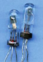 Elektronické meniče energie Elektronické meniče energie používané v elektrotechnike a elektroenergetike majú za úlohu meniť parametre vstupného napätia s cieľom napájať spotrebič, ak je určený pre