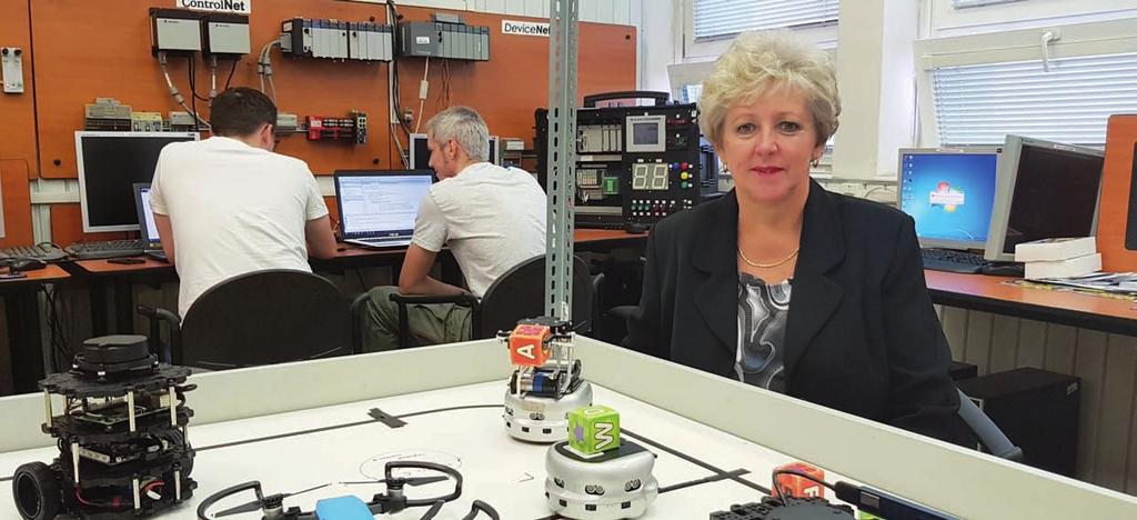 Snažíme Sa byť nielen aktuálni, ale aj predvídať budúcnosť výskumná skupina inteligentné kybernetické systémy (iks) a jej laboratóriá sú súčasťou centra aplikovanej kybernetiky na katedre kybernetiky