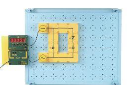 Elektrina DE900-4A DZS Elektronika 1 Pokusy v Elektronike I (DZS) Téma počet polovodiče - odpory 9 diódy 12 tranzistory I 16 kondenzátory 10 zapojenie multivibrátorov 8 usmerňovacie zapojenia 6