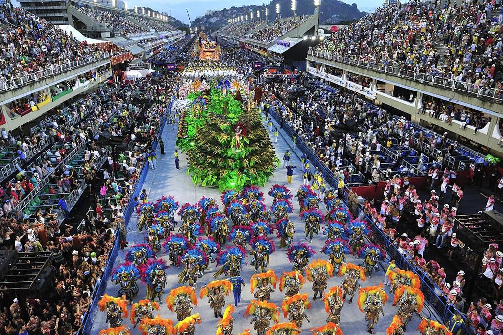 Na celom Slovensku, i v samotnom Námestove sa vo februári s karnevalmi akoby vrece roztrhlo. Vedeli ste však, že karneval v Rio dejaneiro v Brazílii je považovaný za najväčší karneval na svete?