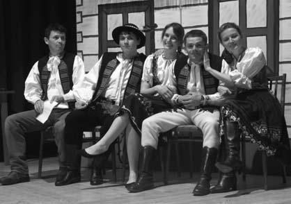 Bolechová (Katka), Helena Gabrišová (krstná), Ján Gabriš (krstný), členky folklórneho súboru Rozvadžan a Speváckej skupiny dôchodcov a ďalší.
