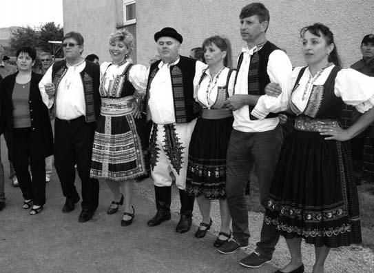 Na pódiu sa predstavil hosť programu Kysucký prameň, ktorý svojou hudobnou produkciou približne dve hodiny zabával všetkých prítomných 31.05.2014. Tento rok to bolo s veľkou parádou.